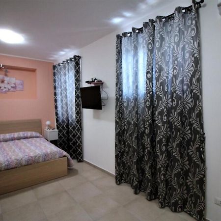 La Rosatea Rooms มอนเรอาเล ภายนอก รูปภาพ