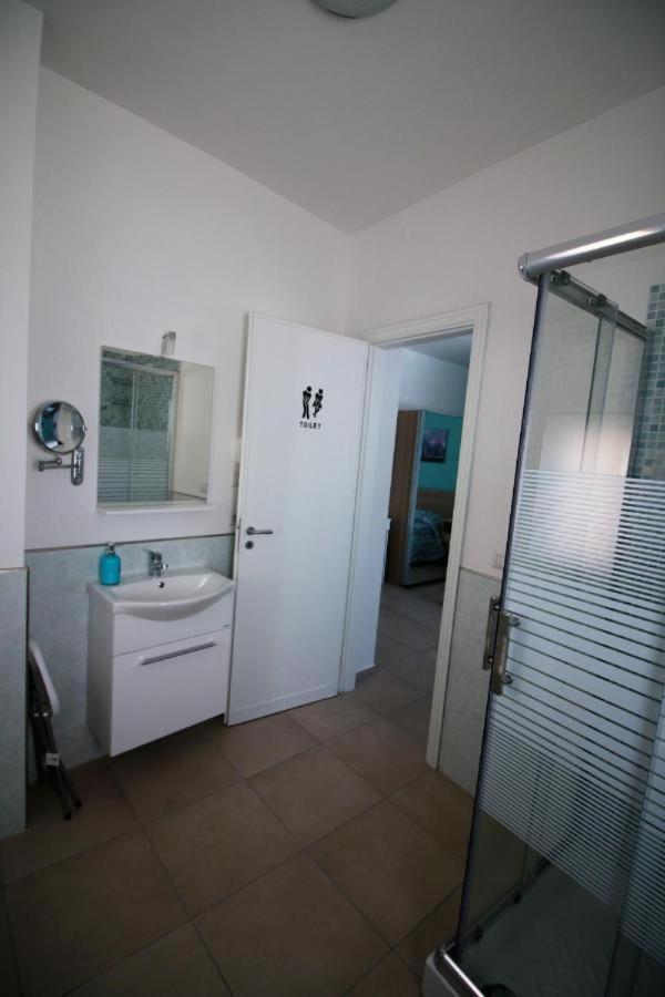 La Rosatea Rooms มอนเรอาเล ภายนอก รูปภาพ