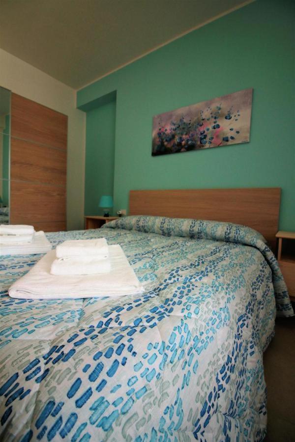 La Rosatea Rooms มอนเรอาเล ภายนอก รูปภาพ