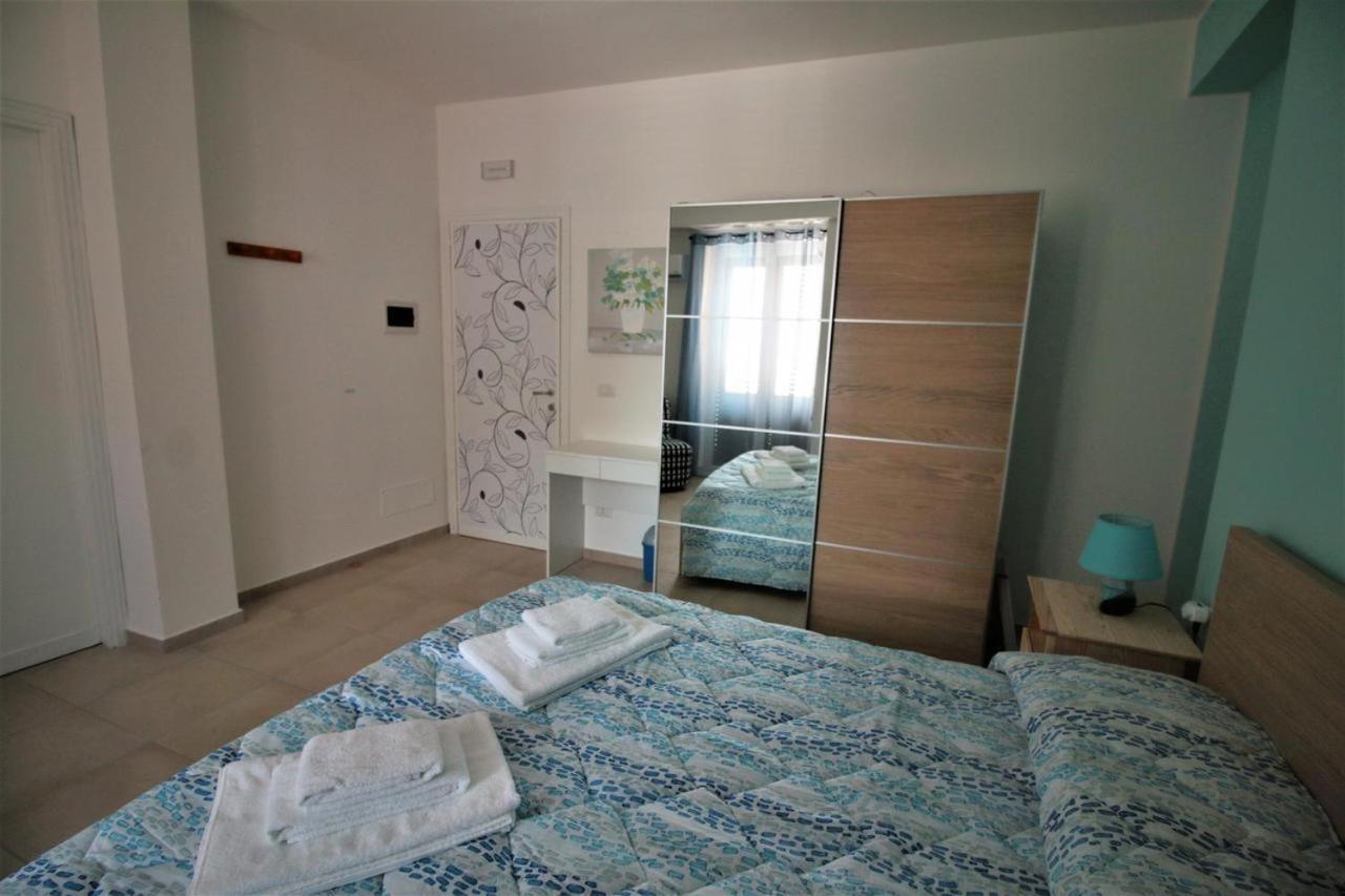 La Rosatea Rooms มอนเรอาเล ภายนอก รูปภาพ